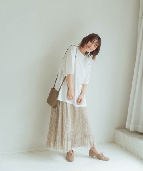 nemne store（ネンネストア）の「ハーブティーをのむ柄プリーツスカート（スカート・レディース・ホワイト/ベージュ/オフホワイト/モカ・フリー）」の9枚目の写真
