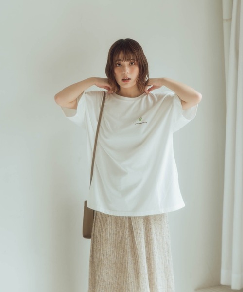 nemne store（ネンネストア）の「ハーブティーをのむ柄プリーツスカート（スカート・レディース・ホワイト/ベージュ/オフホワイト/モカ・フリー）」の12枚目の写真