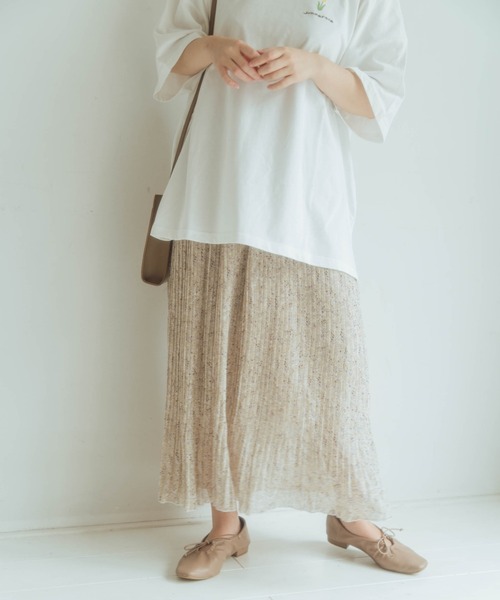 nemne store（ネンネストア）の「ハーブティーをのむ柄プリーツスカート（スカート・レディース・ホワイト/ベージュ/オフホワイト/モカ・フリー）」の13枚目の写真
