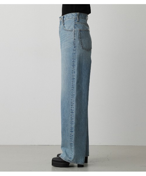 AZUL by moussy（アズールバイマウジー）の「HIGH WAIST DENIM WIDE /ハイウエストデニムワイド（デニムパンツ・レディース・オフホワイト/ライトベージュ/ライトブルー/ワンウォッシュ・X-SMALL/SMALL/LARGE/MEDIUM）」の18枚目の写真