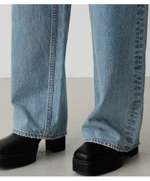 AZUL by moussy（アズールバイマウジー）の「HIGH WAIST DENIM WIDE /ハイウエストデニムワイド（デニムパンツ・レディース・オフホワイト/ライトベージュ/ライトブルー/ワンウォッシュ・X-SMALL/SMALL/LARGE/MEDIUM）」の14枚目の写真