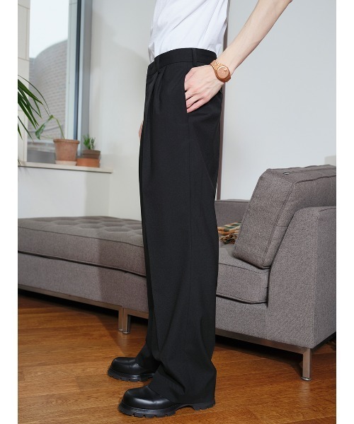 IEY(アイイーワイ)の「【IEY】TAILORED OVER PANTS IYPTBA004(スラックス・メンズ・ブラック/ダークベージュ・M/L)」の6枚目の写真