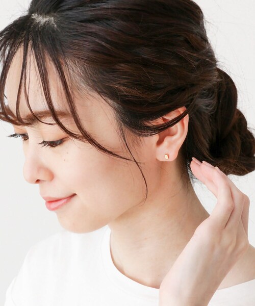 COCOSHNIK(ココシュニック)の「K18レクタングル スタッドピアス(ピアス(両耳用)・レディース・ホワイト系その他7・00)」の9枚目の写真