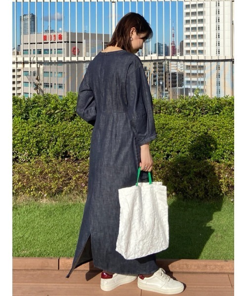 BEARDSLEY（ビアズリー）の「洗えるから白も気軽に使える　デニム刺繍バッグ（トートバッグ・レディース・インディゴブルー/ホワイト・FREE）」の19枚目の写真