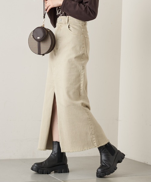 Chico（チコ）の「【新色追加】スリットデニムタイトロングスカート（デニムスカート・レディース・ネイビー/ブラウン/ライトベージュ/ブラック・SMALL/MEDIUM）」の15枚目の写真