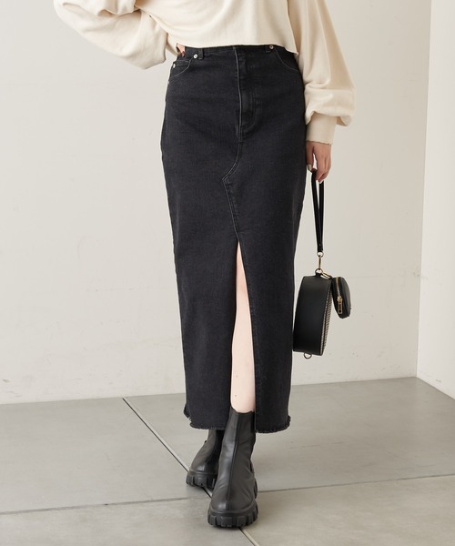 Chico（チコ）の「【新色追加】スリットデニムタイトロングスカート（デニムスカート・レディース・ネイビー/ブラウン/ライトベージュ/ブラック・SMALL/MEDIUM）」の8枚目の写真