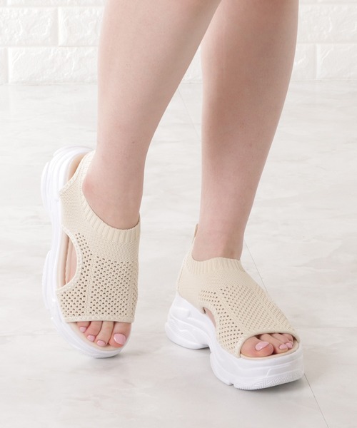 Lace Ladies（レースレディース）の「メッシュ厚底スポーツサンダル（サンダル・レディース・ベージュ/ホワイト/ブラック/ブラック系2・22.5/25/23/24.5/23.5/24）」の5枚目の写真