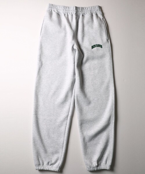 FREAK'S STORE（フリークスストア）の「WEB限定 BEN DAVIS×FREAK'S STORE/ベンデイビス 別注 カレッジデザイン スウェットパンツ/セットアップ対応（スウェットパンツ・メンズ・ブラック/ライトグレー/ネイビー/グリーン・MEDIUM/LARGE/X-LARGE/SMALL）」の13枚目の写真
