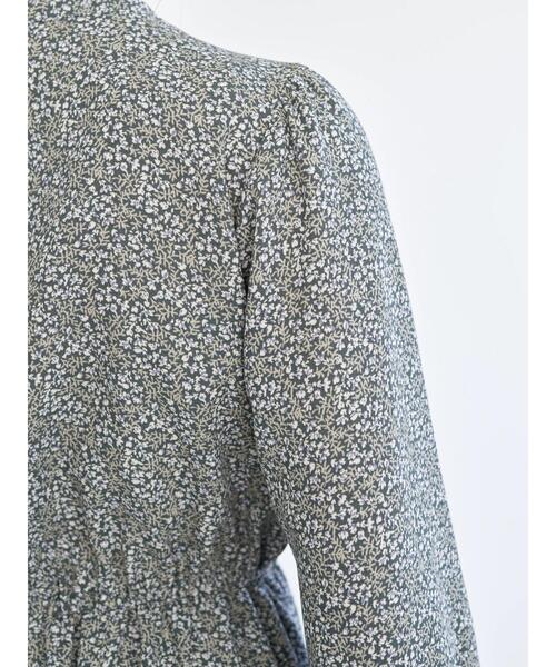 earth music&ecology（アースミュージックアンドエコロジー）の「花柄ハイネックギャザーワンピース ＊（ワンピース・レディース・ブラック/グリーン/ライトベージュ・FREE）」の15枚目の写真