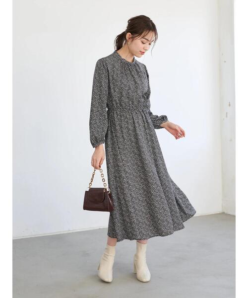 earth music&ecology（アースミュージックアンドエコロジー）の「花柄ハイネックギャザーワンピース ＊（ワンピース・レディース・ブラック/グリーン/ライトベージュ・FREE）」の20枚目の写真