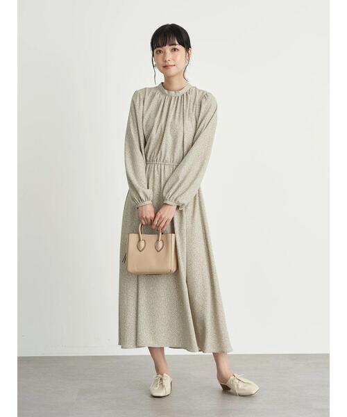 earth music&ecology（アースミュージックアンドエコロジー）の「花柄ハイネックギャザーワンピース ＊（ワンピース・レディース・ブラック/グリーン/ライトベージュ・FREE）」の17枚目の写真