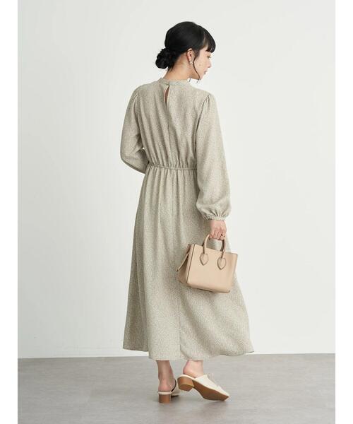 earth music&ecology（アースミュージックアンドエコロジー）の「花柄ハイネックギャザーワンピース ＊（ワンピース・レディース・ブラック/グリーン/ライトベージュ・FREE）」の21枚目の写真