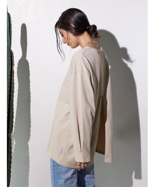 ALEXIA STAM（アリシアスタン）の「Back Zip Long Sleeve Tee/バックジップロングスリーブティー（Tシャツ/カットソー・レディース・チャコールグレー/モカ/グレイッシュベージュ・FREE）」の4枚目の写真