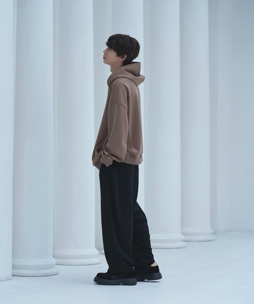 neez.(ニーズ)の「スムースドレープルーズフーディ(パーカー・メンズ・ホワイト/ブラック/ネイビー/モカ・SMALL/MEDIUM/LARGE)」の7枚目の写真