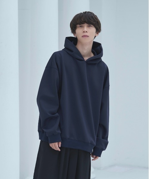 neez.(ニーズ)の「スムースドレープルーズフーディ(パーカー・メンズ・ホワイト/ブラック/ネイビー/モカ・SMALL/MEDIUM/LARGE)」の8枚目の写真