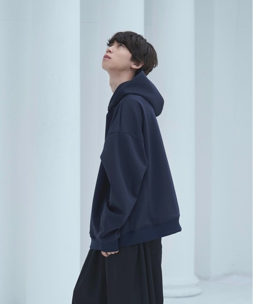 neez.(ニーズ)の「スムースドレープルーズフーディ(パーカー・メンズ・ホワイト/ブラック/ネイビー/モカ・SMALL/MEDIUM/LARGE)」の11枚目の写真