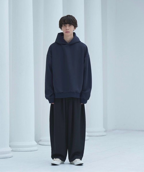 neez.(ニーズ)の「スムースドレープルーズフーディ(パーカー・メンズ・ホワイト/ブラック/ネイビー/モカ・SMALL/MEDIUM/LARGE)」の12枚目の写真