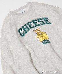 FREAK'S STORE | WEB限定 TOM and JERRY/トムとジェリー 別注 ビッグシルエット サテン刺繍 アーチロゴ クルーネックスウェット/カレッジロゴ(スウェット)