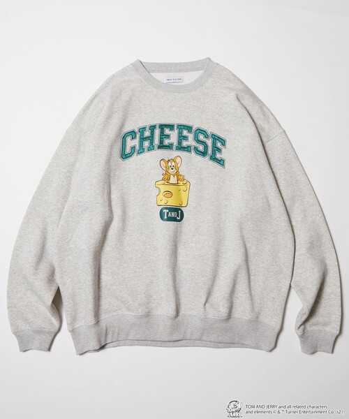 FREAK'S STORE（フリークスストア）の「WEB限定 TOM and JERRY/トムとジェリー 別注 ビッグシルエット サテン刺繍 アーチロゴ クルーネックスウェット/カレッジロゴ（スウェット・メンズ・ダークグリーン/ネイビー/ブラウン/グレー/ブラック/サックスブルー/オフホワイト・LARGE/SMALL/MEDIUM）」の15枚目の写真