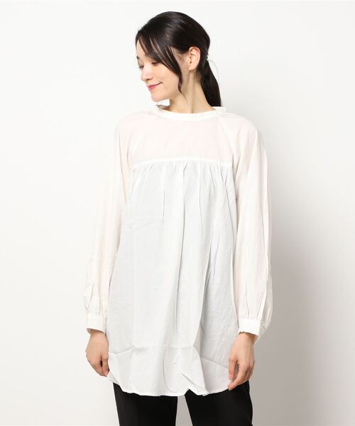 Samansa Mos2（サマンサ モスモス）の「スタンドネックチュニックブラウス（シャツ/ブラウス・レディース・オフホワイト/チャコール/キャメル・ﾌﾘ-）」の2枚目の写真