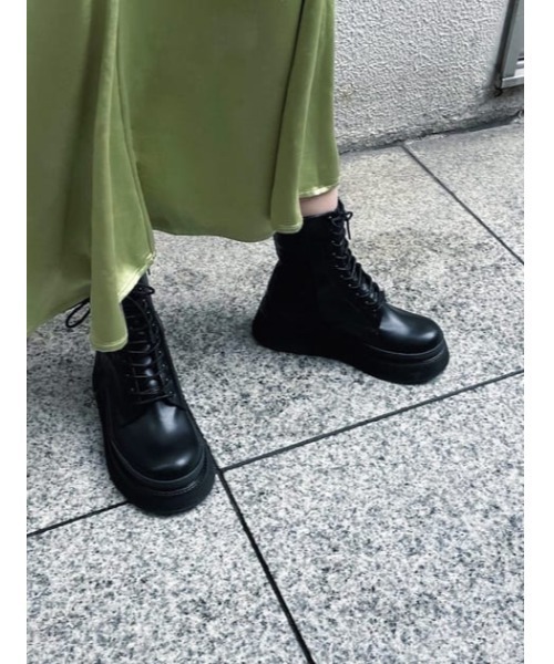 MOUSSY(マウジー)の「PLATFORM LACE UP ブーツ(ブーツ・レディース・バーガンディー/ブラック・SMALL/LARGE/MEDIUM)」の4枚目の写真
