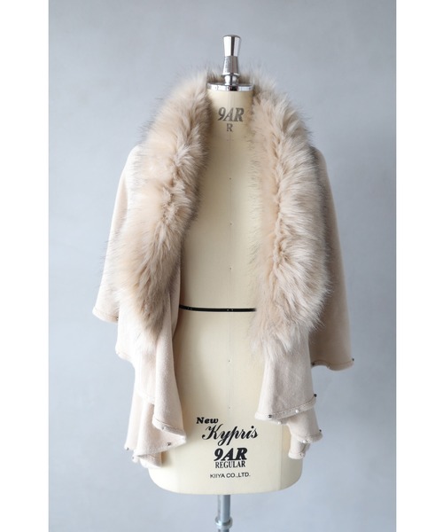 cawaii（カワイイ）の「リュクスなフェイクファーのケープカーディガン 羽織り アウター（カーディガン/ボレロ・レディース・クリーム・FREE）」の13枚目の写真