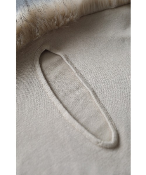 cawaii（カワイイ）の「リュクスなフェイクファーのケープカーディガン 羽織り アウター（カーディガン/ボレロ・レディース・クリーム・FREE）」の8枚目の写真