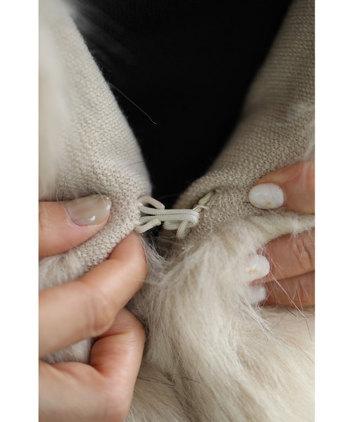 cawaii（カワイイ）の「リュクスなフェイクファーのケープカーディガン 羽織り アウター（カーディガン/ボレロ・レディース・クリーム・FREE）」の19枚目の写真