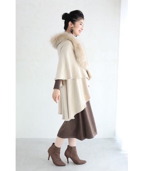 cawaii（カワイイ）の「リュクスなフェイクファーのケープカーディガン 羽織り アウター（カーディガン/ボレロ・レディース・クリーム・FREE）」の6枚目の写真