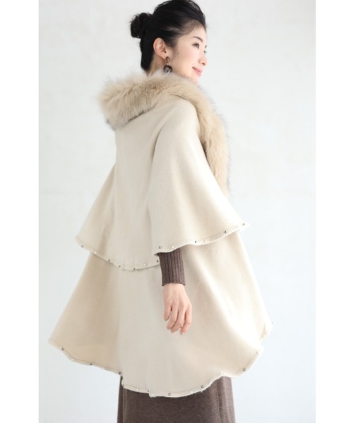 cawaii（カワイイ）の「リュクスなフェイクファーのケープカーディガン 羽織り アウター（カーディガン/ボレロ・レディース・クリーム・FREE）」の20枚目の写真