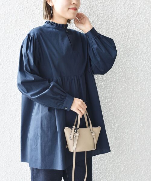 SHIPS(シップス)の「*〈手洗い可能〉オーガニックコットン2WAYフリルブラウス◇(シャツ/ブラウス・レディース・ホワイト/ライトグレー/ミント/ネイビー/ライトブルー・ONE SIZE)」の1枚目の写真
