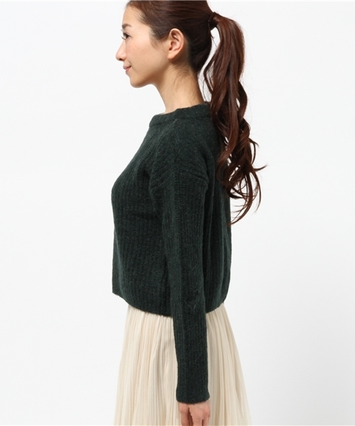 OUTLET（アウトレット）の「【WHO'S WHO gallery】後ロZIPハイネックプルオーバー（ニット/セーター・レディース・チャコールグレー/グリーン/オフホワイト・FREE）」の5枚目の写真