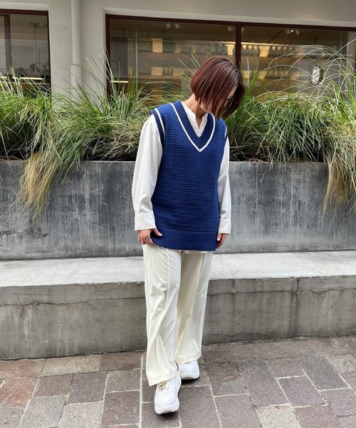 JUGLANS(ユグランス)の「☆ 旬な着こなしに。Vネックチルデンベスト S5516(ベスト・レディース・ホワイト/ネイビー/ブルー・FREE)」の21枚目の写真