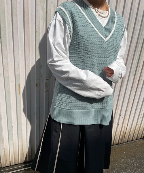 JUGLANS(ユグランス)の「☆ 旬な着こなしに。Vネックチルデンベスト S5516(ベスト・レディース・ホワイト/ネイビー/ブルー・FREE)」の17枚目の写真