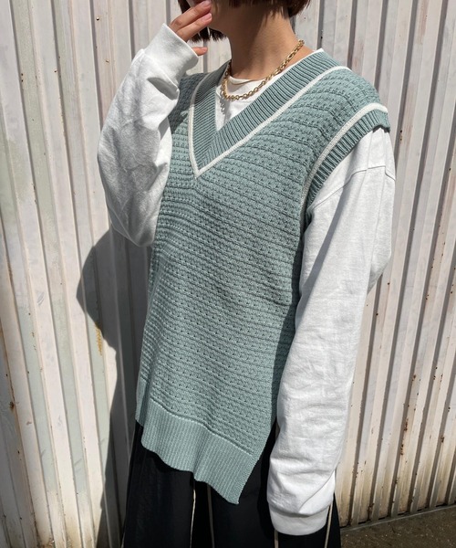 JUGLANS(ユグランス)の「☆ 旬な着こなしに。Vネックチルデンベスト S5516(ベスト・レディース・ホワイト/ネイビー/ブルー・FREE)」の15枚目の写真