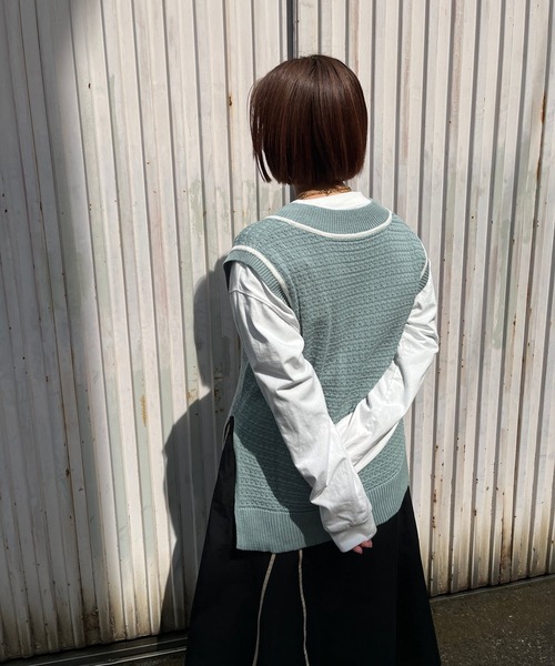 JUGLANS(ユグランス)の「☆ 旬な着こなしに。Vネックチルデンベスト S5516(ベスト・レディース・ホワイト/ネイビー/ブルー・FREE)」の14枚目の写真