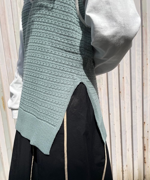 JUGLANS(ユグランス)の「☆ 旬な着こなしに。Vネックチルデンベスト S5516(ベスト・レディース・ホワイト/ネイビー/ブルー・FREE)」の12枚目の写真