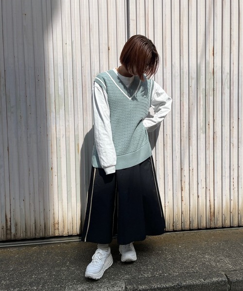 JUGLANS(ユグランス)の「☆ 旬な着こなしに。Vネックチルデンベスト S5516(ベスト・レディース・ホワイト/ネイビー/ブルー・FREE)」の7枚目の写真