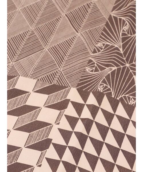 dazzlin（ダズリン）の「モダンプリントスカーフ（ストール/ショール・レディース・ピンク/グリーン・FREE）」の6枚目の写真