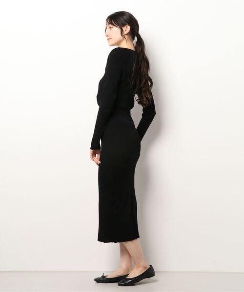 AZUL by moussy（アズールバイマウジー）の「IRREGULAR NECK RIB KNIT OP/イレギュラーネックリブニットワンピース（ワンピース・レディース・ライトブルー/ブラック/オフホワイト・SMALL/MEDIUM）」の5枚目の写真
