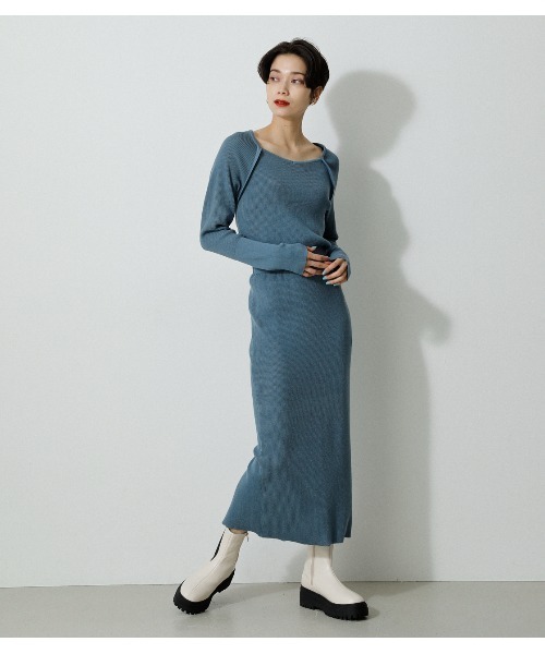 AZUL by moussy（アズールバイマウジー）の「IRREGULAR NECK RIB KNIT OP/イレギュラーネックリブニットワンピース（ワンピース・レディース・ライトブルー/ブラック/オフホワイト・SMALL/MEDIUM）」の3枚目の写真