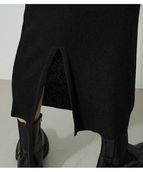 AZUL by moussy（アズールバイマウジー）の「IRREGULAR NECK RIB KNIT OP/イレギュラーネックリブニットワンピース（ワンピース・レディース・ライトブルー/ブラック/オフホワイト・SMALL/MEDIUM）」の11枚目の写真