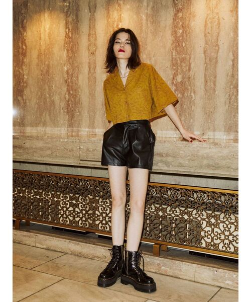 jouetie（ジュエティ）の「ショートレングスシャツ（シャツ/ブラウス・レディース・ブラウン/オフホワイト/イエロー/グリーン・MEDIUM）」の9枚目の写真