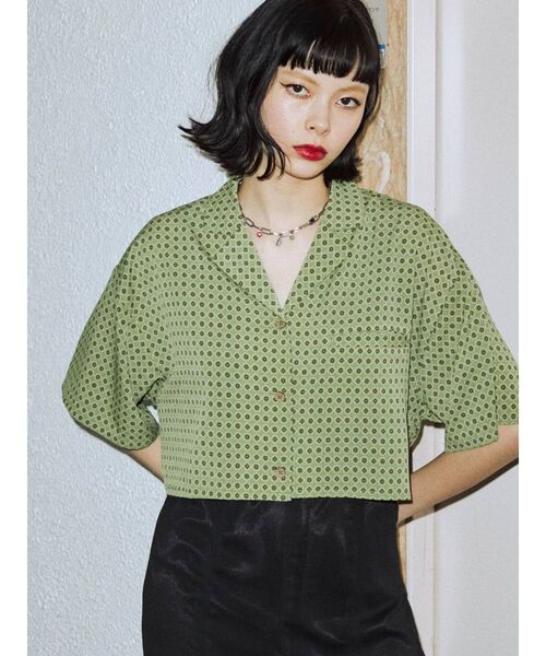 jouetie（ジュエティ）の「ショートレングスシャツ（シャツ/ブラウス・レディース・ブラウン/オフホワイト/イエロー/グリーン・MEDIUM）」の18枚目の写真