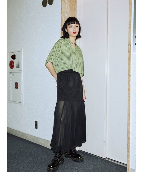 jouetie（ジュエティ）の「ショートレングスシャツ（シャツ/ブラウス・レディース・ブラウン/オフホワイト/イエロー/グリーン・MEDIUM）」の20枚目の写真