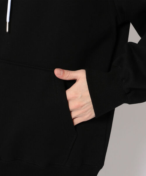 Toironier（トワロニエ）の「【WEB LIMITED】TOIRONIER/トワロニエ/DAILY LINE PULL PARKA/デイリーラインプルパーカー（パーカー・メンズ・ホワイト/ブラック・1/2）」の10枚目の写真