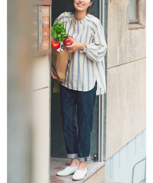 Live in comfort（リブインコンフォート）の「リブ　イン　コンフォート　シャーリングネックですぽんとかぶれる　ふんわりコットンブラウス（シャツ/ブラウス・レディース・イエロー/ブルー系その他/ホワイト系その他・LARGE/XX-LARGE/SMALL/MEDIUM/XXX-LARGE/X-LARGE）」の6枚目の写真