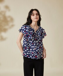 GRACE CLASS | チェリープリントラッフルノースリーブ(シャツ/ブラウス)