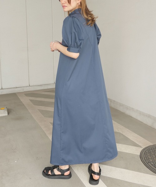CORNERS（コーナーズ）の「パフスリーブハイネネックロングワンピース（ワンピース・レディース・ブラック/オフホワイト/ブルー/グリーン・M）」の5枚目の写真