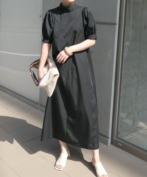 CORNERS（コーナーズ）の「パフスリーブハイネネックロングワンピース（ワンピース・レディース・ブラック/オフホワイト/ブルー/グリーン・M）」の8枚目の写真